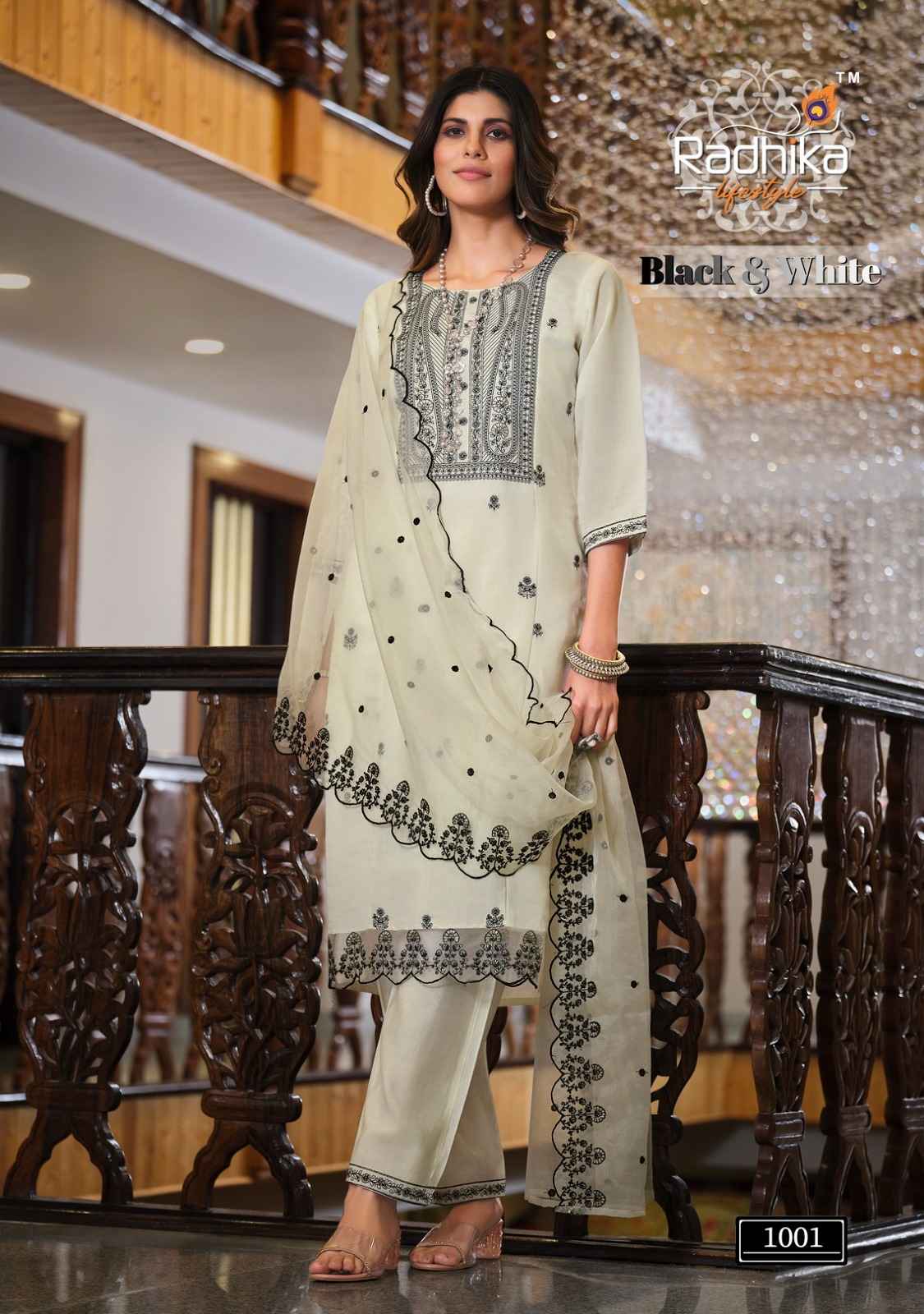 Radhika kurti outlet