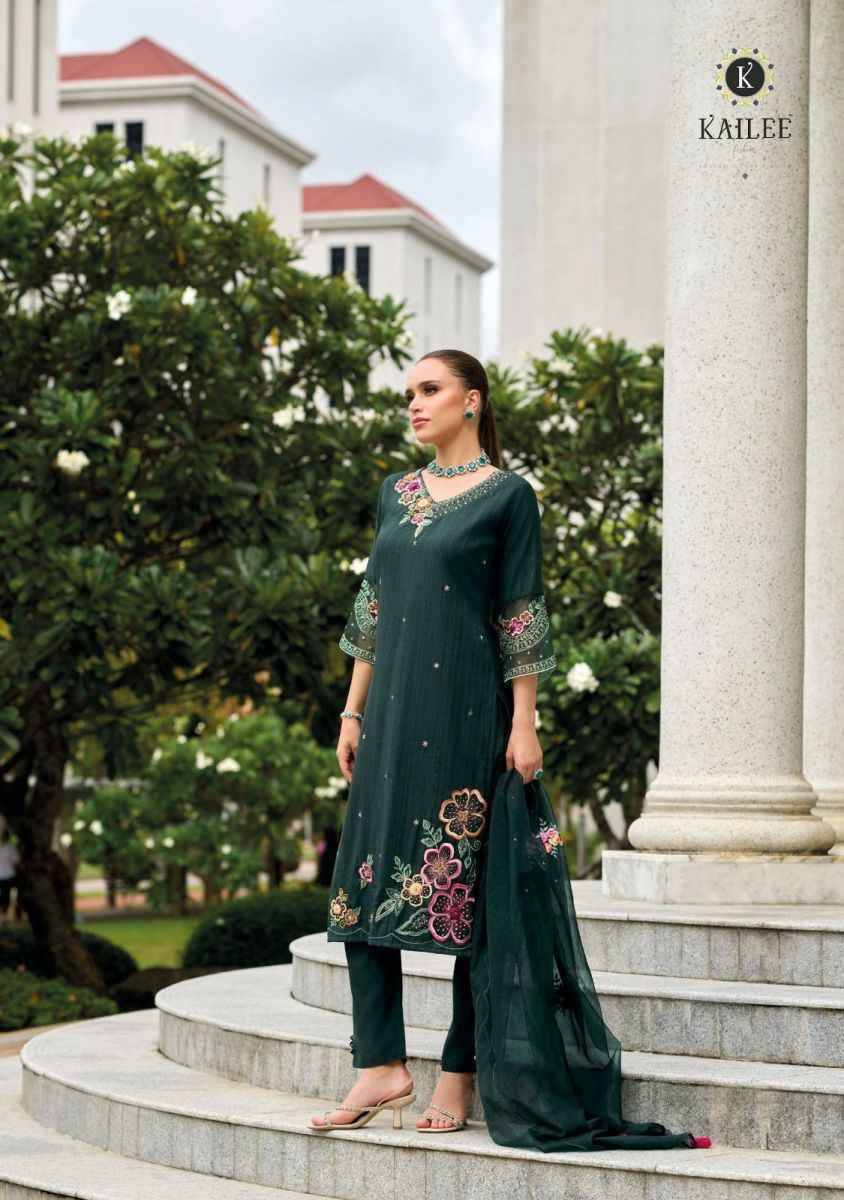 Kailee Fashion Mahnoor Viscose Kurti Combo 6 pcs Catalogue