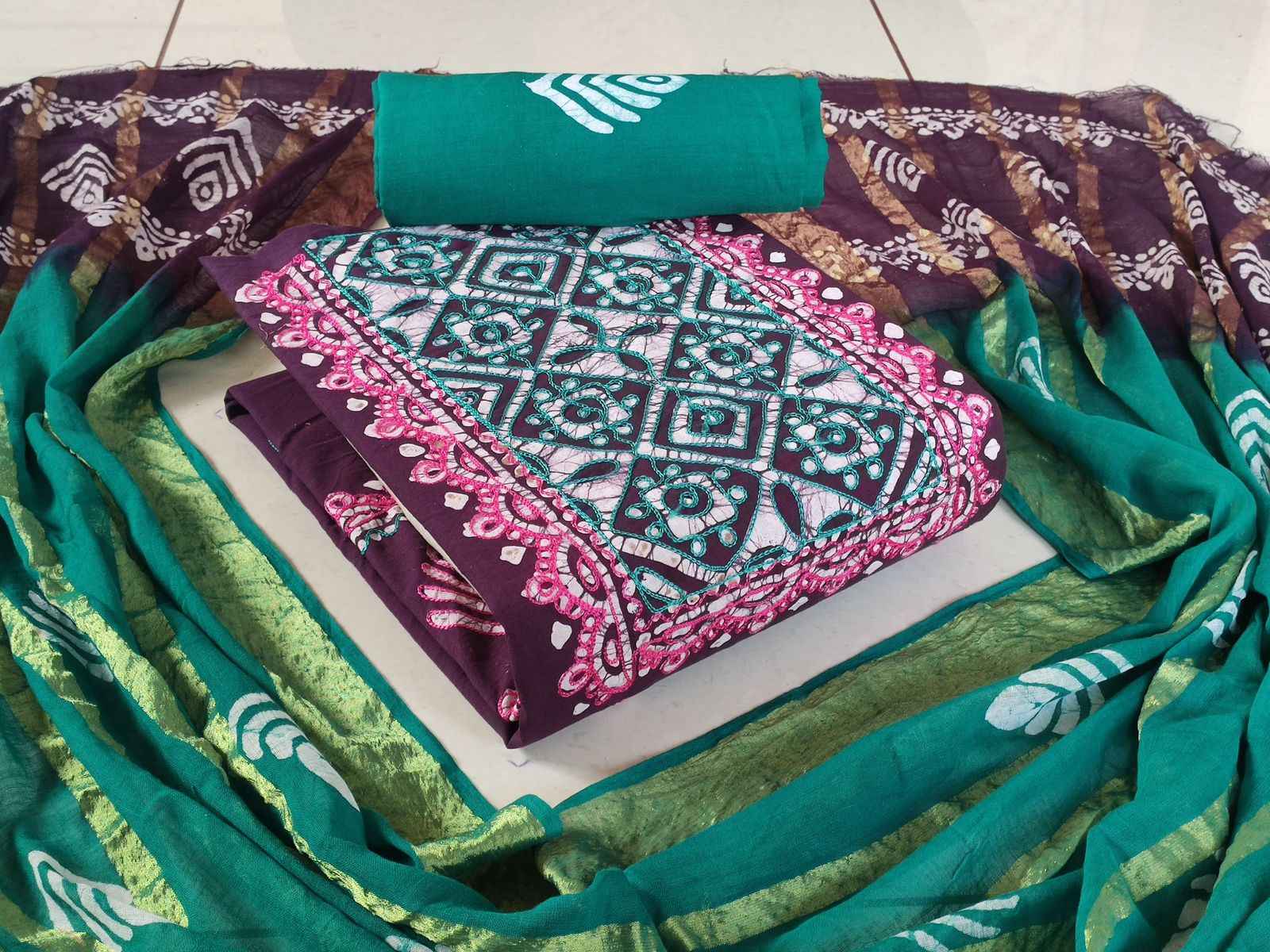 Batik 101 Cotton With Neck Wax Batik Non Catalog Dress Material 10 pcs Catalogue