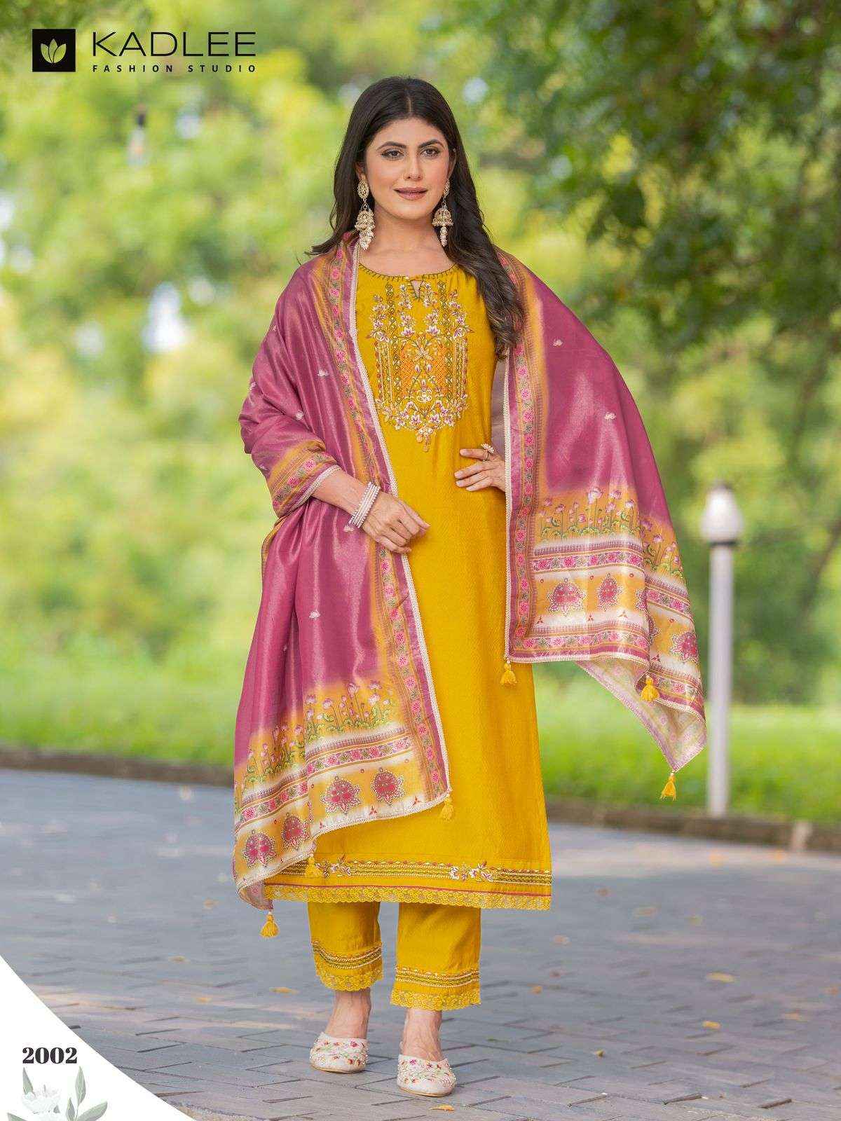 Kadlee Nirvana Viscouse Kurti Combo 6 pcs Catalogue
