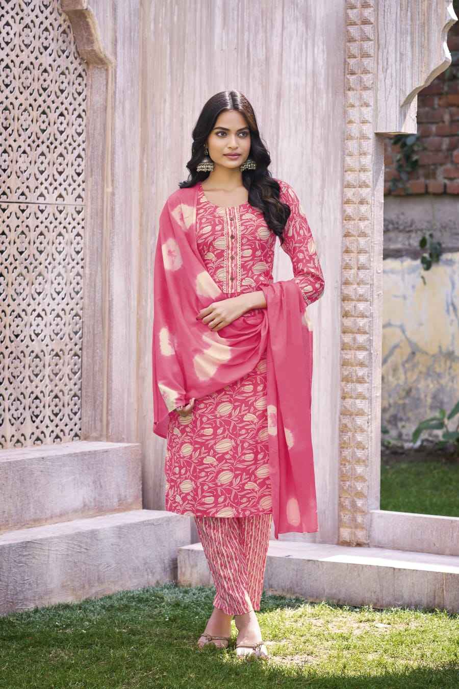 Ossm Celebrity Rayon Kurti Combo 6 pcs Catalogue