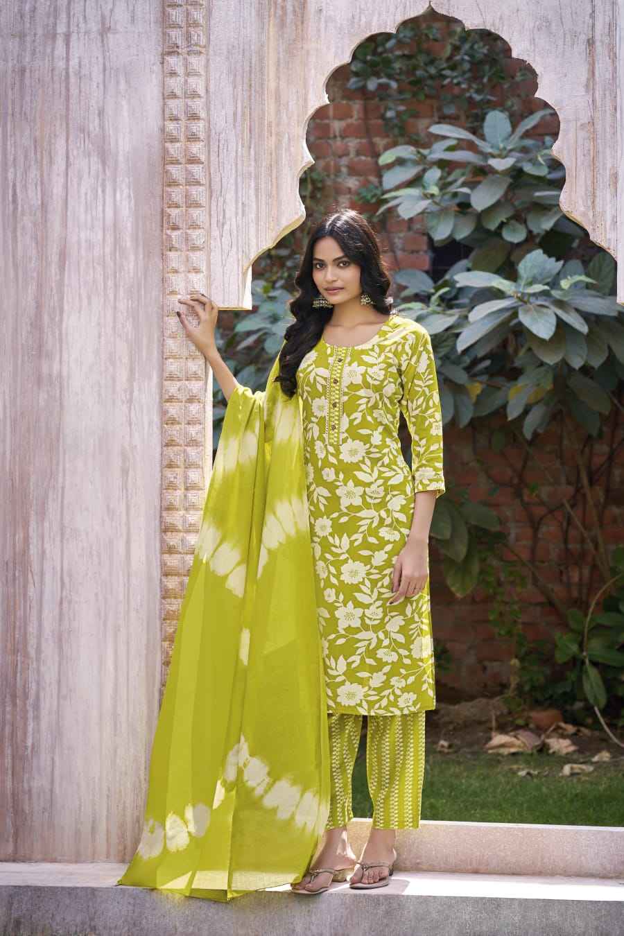 Ossm Celebrity Rayon Kurti Combo 6 pcs Catalogue