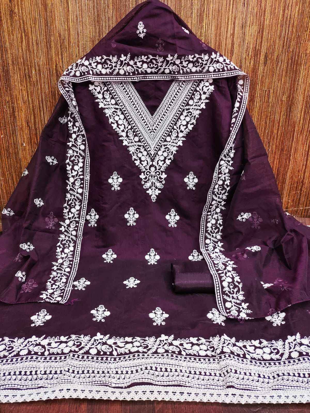 RN 113 Non Catalogue Chanderi Dress Material (5 pcs Catalogue)