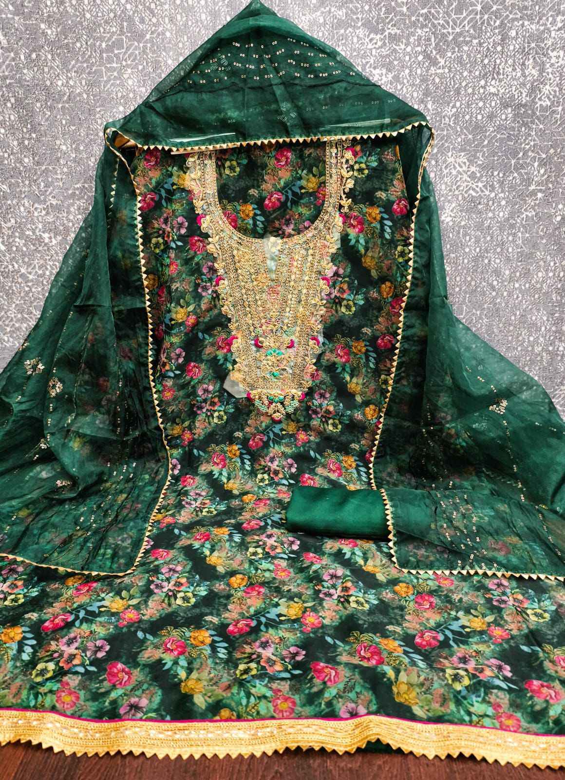 Organza Non Catalogue Dress Material (4 pcs Catalogue)