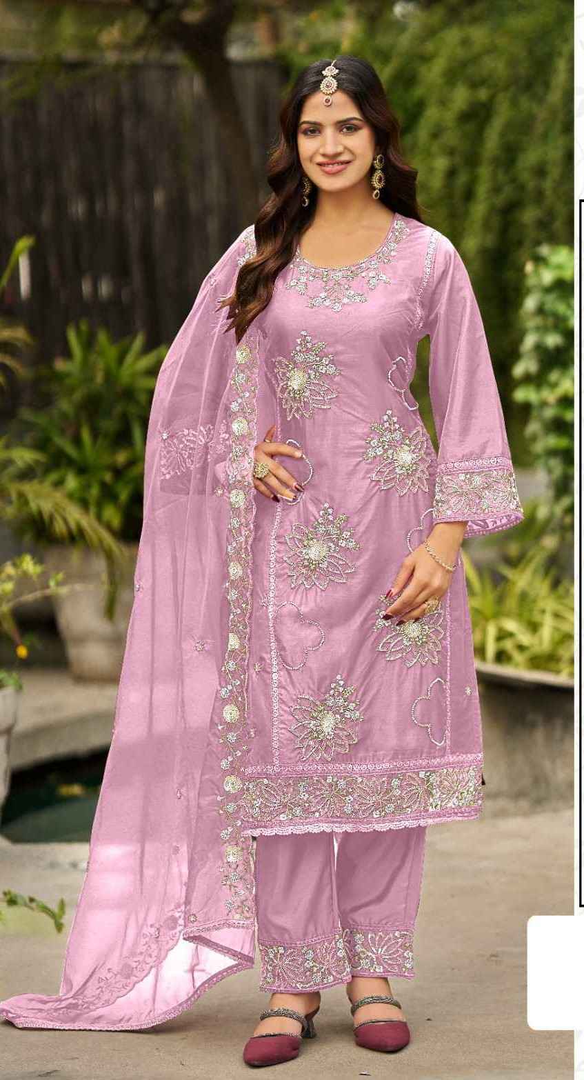 Motifz D No-5346 Fendi Dress Material (4 pcs Catalogue)