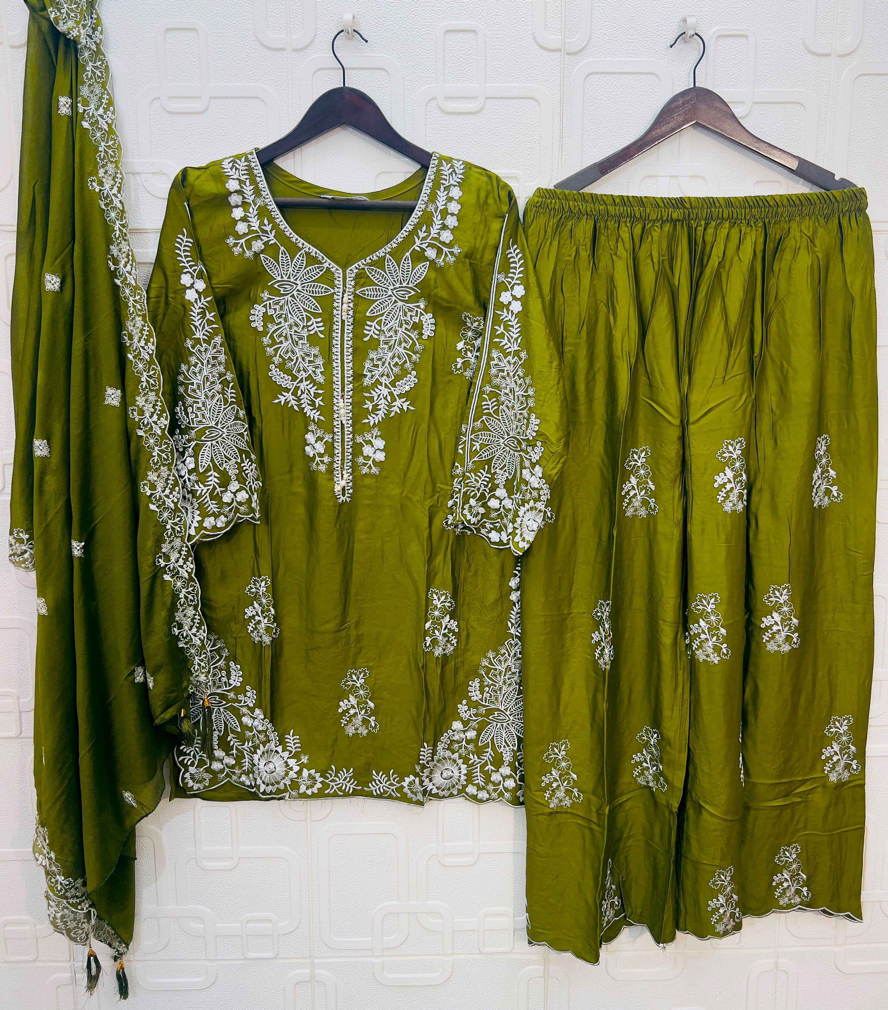 Elan Studio D No E-55 Readymade Gajji Silk Dress 4 pcs Catalogue